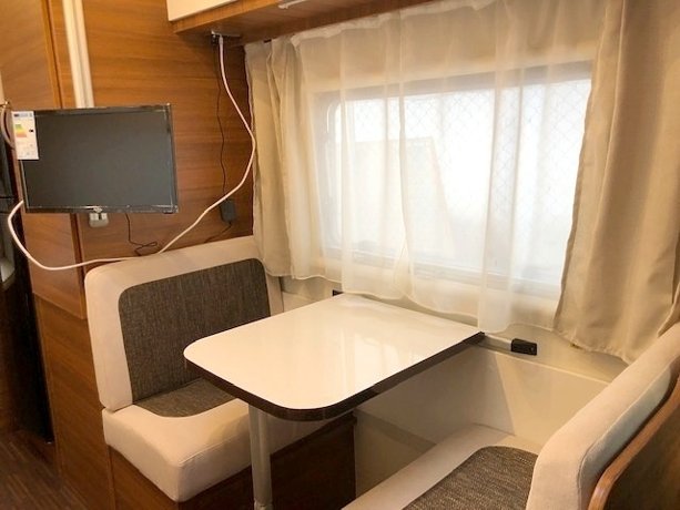 Viaggio del Camper Mansardato