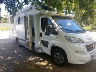Camping-car Profilé Elnagh 581 L en location à Gualtar