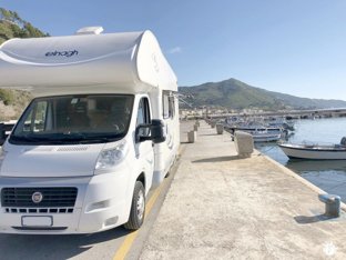 Camping-car Capucine Elnagh Sea en location à Scisciano