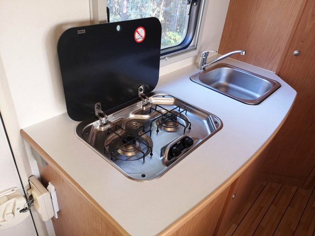 Viaggio del Camper Mansardato