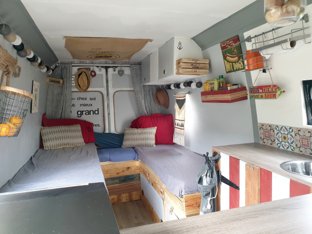 Converted van Aménagé par nous même lt28 For rent in Sartène