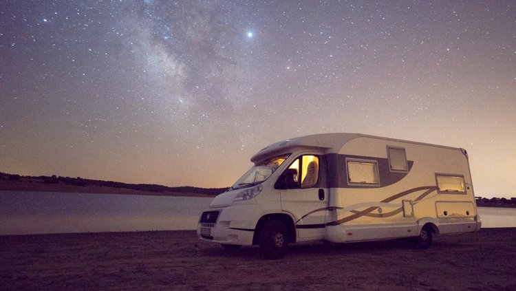 Viaggio del Camper Semintegrale