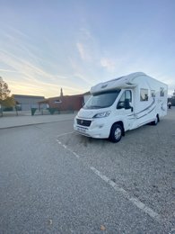 Camping-car Profilé Mclouis Mclouis MC4 34 en location à St Pierre
