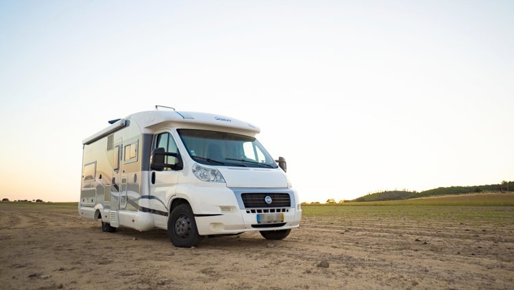 Viaggio del Camper Semintegrale