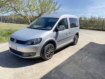Van Volkswagen Caddy Van en location à Capoterra