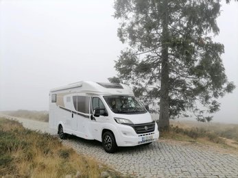 Camping-car Profilé CARADO T334 en location à Lisboa