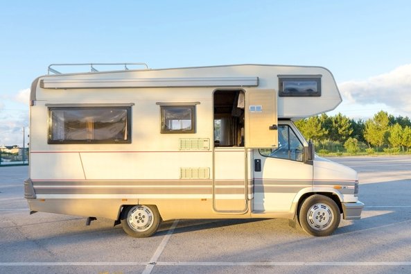 Aluguer de Autocaravana capucino Fiat 290