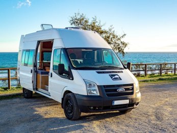 Fourgon aménagé Ford Lion Campers en location à Las Lagunas De Mijas