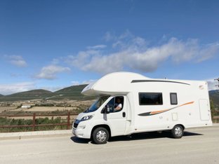 Alquiler de Autocaravanas y Furgonetas Camper Bilbao Yescapa