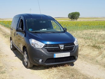 Campingbus DACIA DOKKER MINICAMPER zu vermieten in Tres Cantos