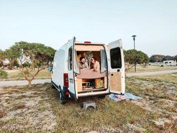 Location de Camping-Cars et Vans - None