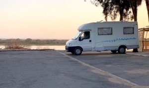Low profile motorhome rental - Giuliano