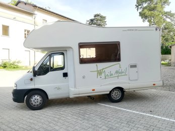 Autocaravana capucino Vilamobil Athena 330 em aluguer em Saint-Pierre-De-Chandieu