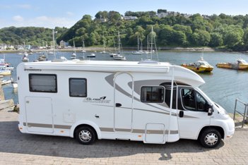 Motorhome Low profile Dethleffs T 6671 For hire in Melle