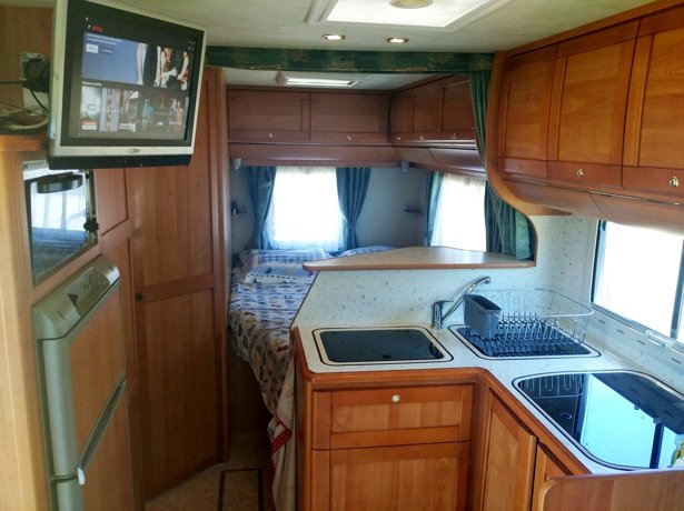 Viaggio del Camper Semintegrale