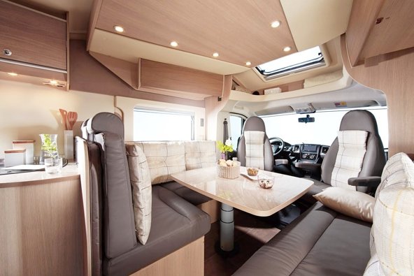 Aluguer de Autocaravana Perfilada Burstner Ixeo Time It 734