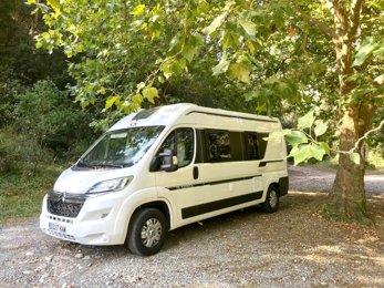 Buscamper ADRIA Twin 600 Familiar Te huur in Castellar Del Vallès