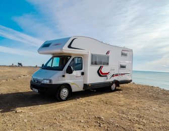 Autocaravana Capuchina Riviera GTE  En alquiler en San Miguel De Salinas