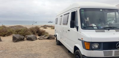 Camper gran volumen Mercedes 410D En alquiler en Playa Blanca