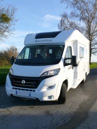 Teilintegriertes Wohnmobil Bavaria Ducato 3,0 l 130 ch zu vermieten in Pont-Saint-Mard