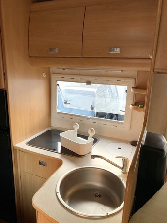 Viaggio del Camper Mansardato