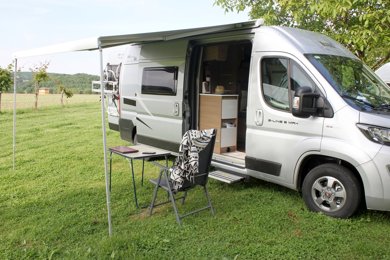 Camper gran volumen Mclouis menfys van 3 maxi silver En alquiler en Ciboure