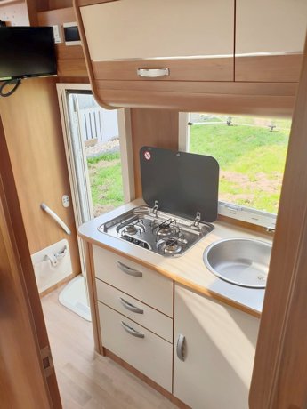 Viaggio del Camper Mansardato