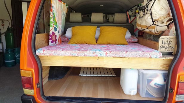 Aluguer de Campervan Bedford Setta