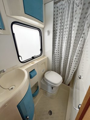 Aluguer de Autocaravana capucino Rimor Katamarano