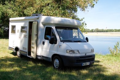 Autocaravana Perfilada Challenger 112 En alquiler en Saint-Jean-Des-Mauvrets