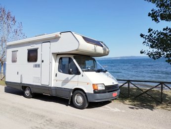 Camper Mansardato Ci CI international condiviso a Bettona