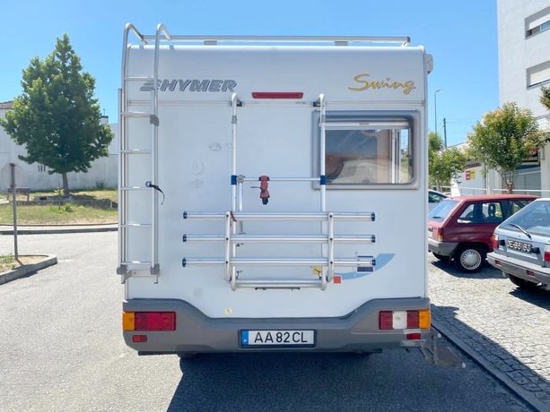 Viaggio del Camper Mansardato