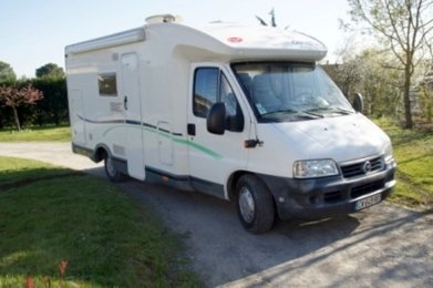 Camping-car Profilé Chausson Ducato 2,8 l 128 ch en location à Marmande