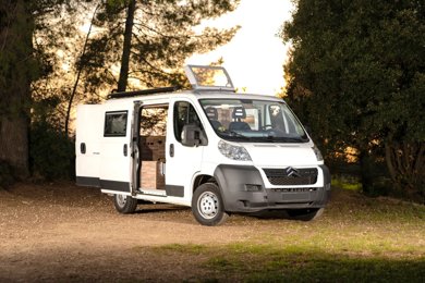 Van Citroën Jumper 2,0 l 110 ch en location à Sant Feliu De Llobregat