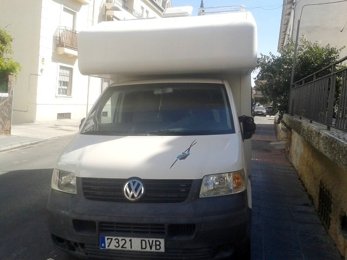Autocaravana capucino Volkswaguen Transporter em aluguer em Monachil