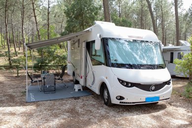 Autocaravana Integral Challenger 2098 En alquiler en Saint-Maurice-Les-Brousses