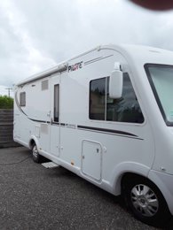 Vollintegriertes Wohnmobil Pilote G 740 Lca zu vermieten in Bayonne