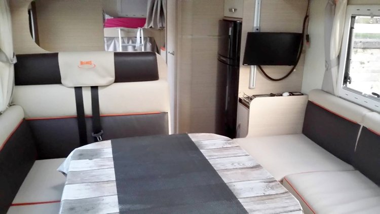 Vermietung von Vollintegriertes Wohnmobil