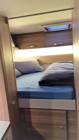 Viaggio del Camper Mansardato