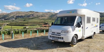Camping-car Profilé Pilote P8 en location à Braga