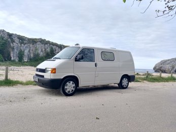 Van Volkswagen Transporter condiviso a Moire