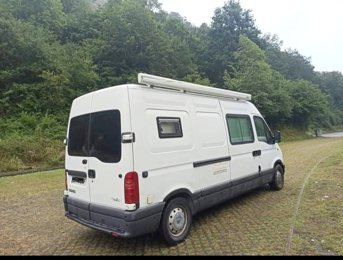 Fourgon aménagé Renault Master 2,5 l dCi 120 ch. en location à Palma