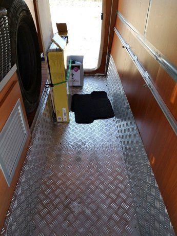 Viaggio del Camper Mansardato