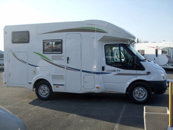 Teilintegriertes Wohnmobil CHAUSSON/BESTOF/04 Chausson zu vermieten in Thorigné