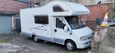 Alkoven Wohnmobil Swift Sundance zu vermieten in Barnsley