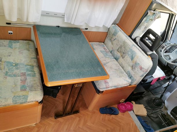 Viaggio del Camper Mansardato