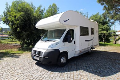 Autocaravana Capuchina Mclouis steeel En alquiler en Porto