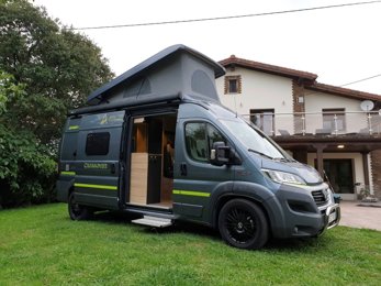 Campervan Hymer Grand Canyon crossover em aluguer em Astillero