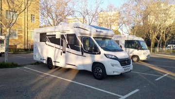 Motorhome Low profile Benimar 296 For hire in Salar