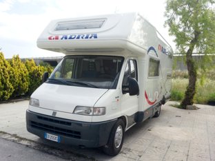 Autocaravana Capucino Adria DUCATO 2.8 JTD 146 cv. em aluguer em Foggia